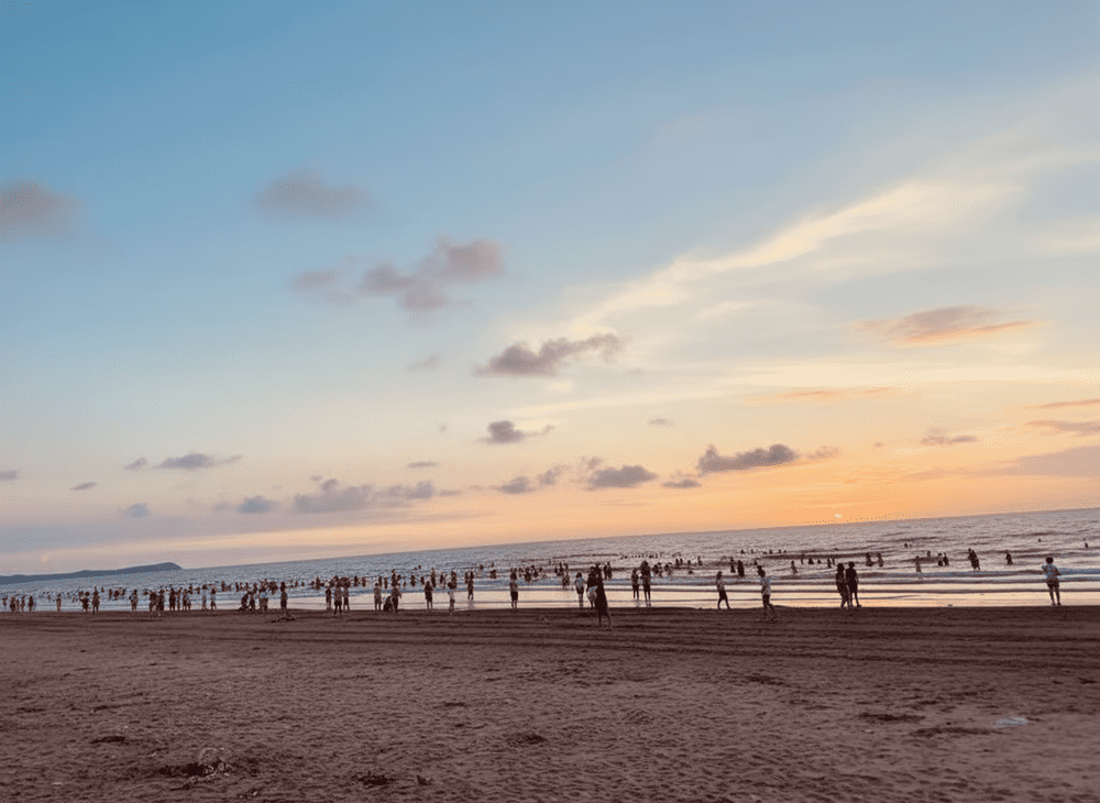 Mùa hè là thời điểm lý tưởng nhất để du lịch biển Tiên Trang.